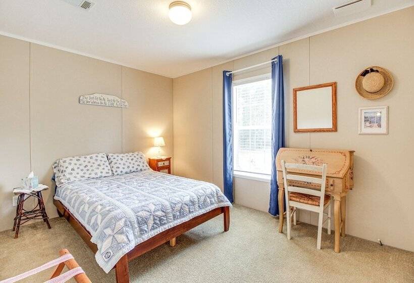 Wfh Friendly Gem With Outdoor Spaces In Claxton