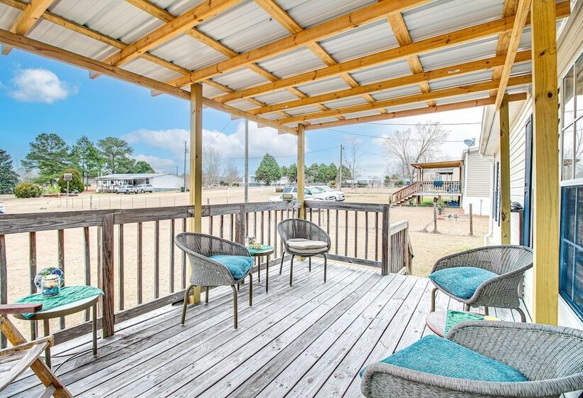 Wfh Friendly Gem With Outdoor Spaces In Claxton