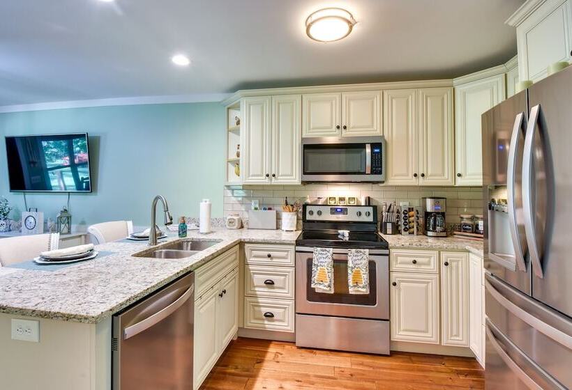 Charming Duplex: 12 Mi To Uga & Sanford Stadium!