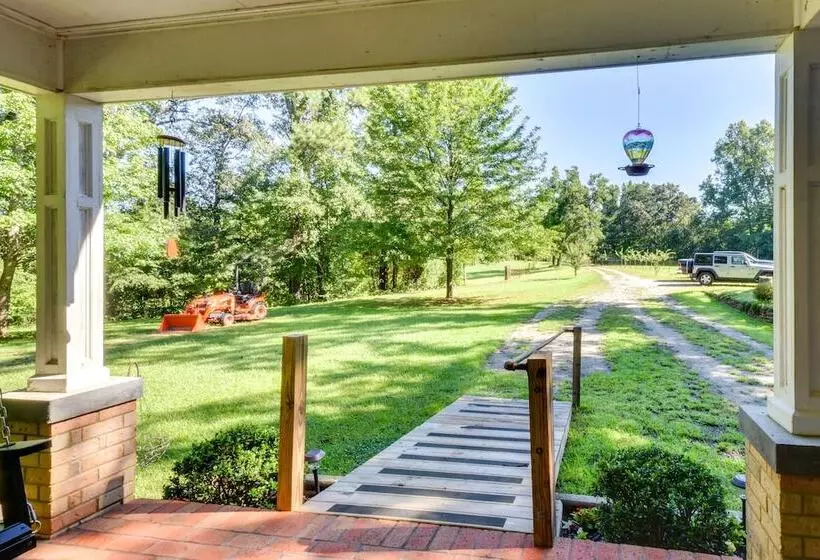 Charming Duplex: 12 Mi To Uga & Sanford Stadium!