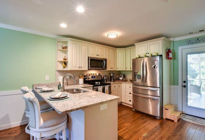 Charming Duplex: 12 Mi To Uga & Sanford Stadium!