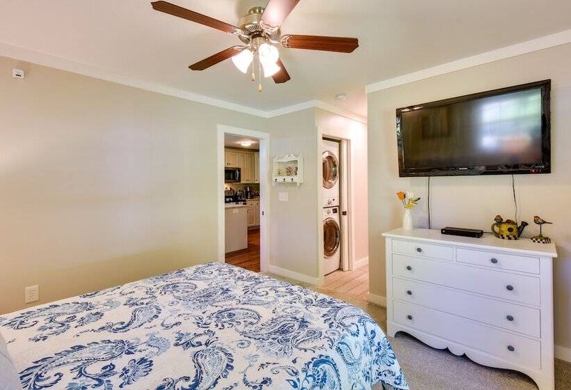 Charming Duplex: 12 Mi To Uga & Sanford Stadium!