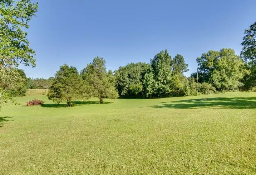 Charming Duplex: 12 Mi To Uga & Sanford Stadium!