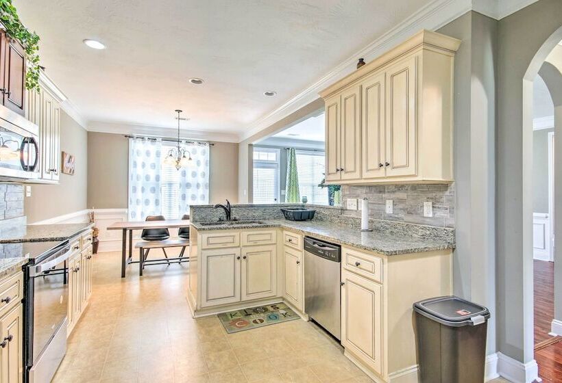 Charming Grovetown Home ~ 15 Mi To Augusta!