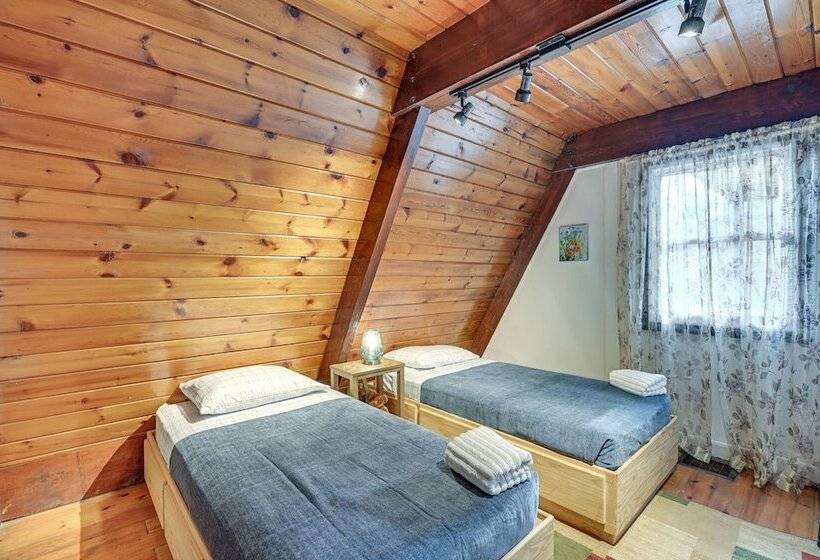 Walk To Ski Lift! Charming Hunter A Frame