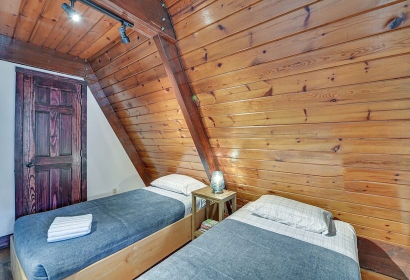 Walk To Ski Lift! Charming Hunter A Frame