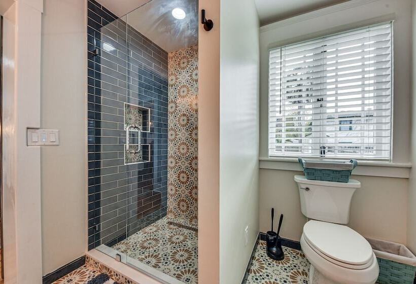 Chic Jacksonville Getaway, Walk To River & Parks!