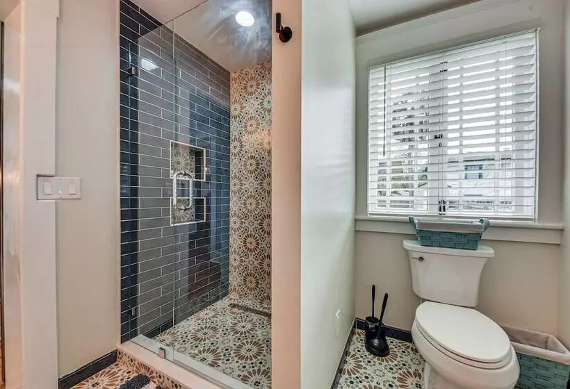 Chic Jacksonville Getaway, Walk To River & Parks!