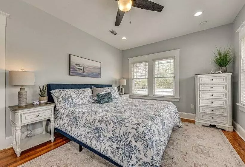 Chic Jacksonville Getaway, Walk To River & Parks!