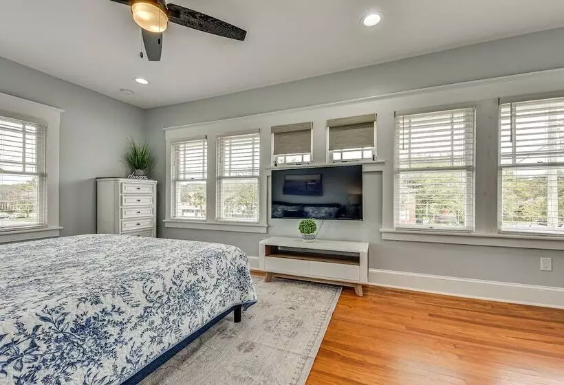 Chic Jacksonville Getaway, Walk To River & Parks!