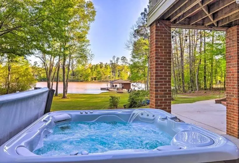 Chic Lake Sinclair Retreat With Dock & Hot Tub!