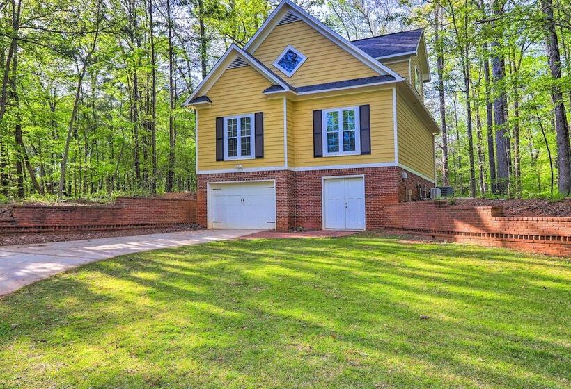 Chic Lake Sinclair Retreat With Dock & Hot Tub!