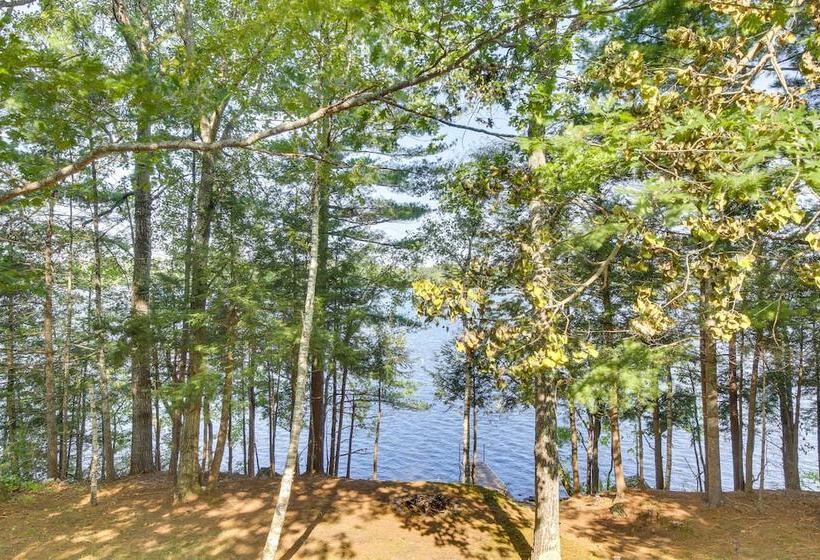 China Lake Retreat: Kayaks, Grill & Fireplace!