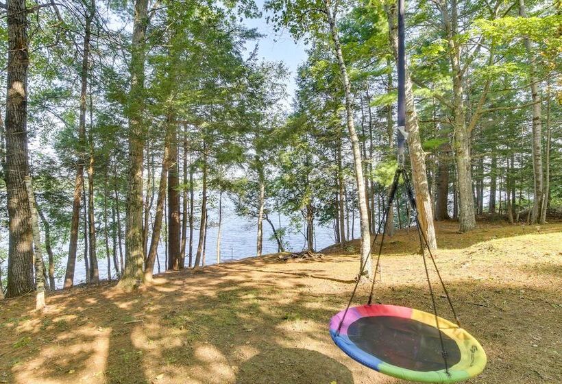 China Lake Retreat: Kayaks, Grill & Fireplace!