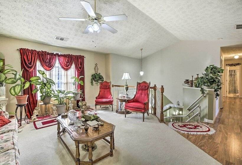 Classic Lithonia Home Near Golf & Stone Mtn