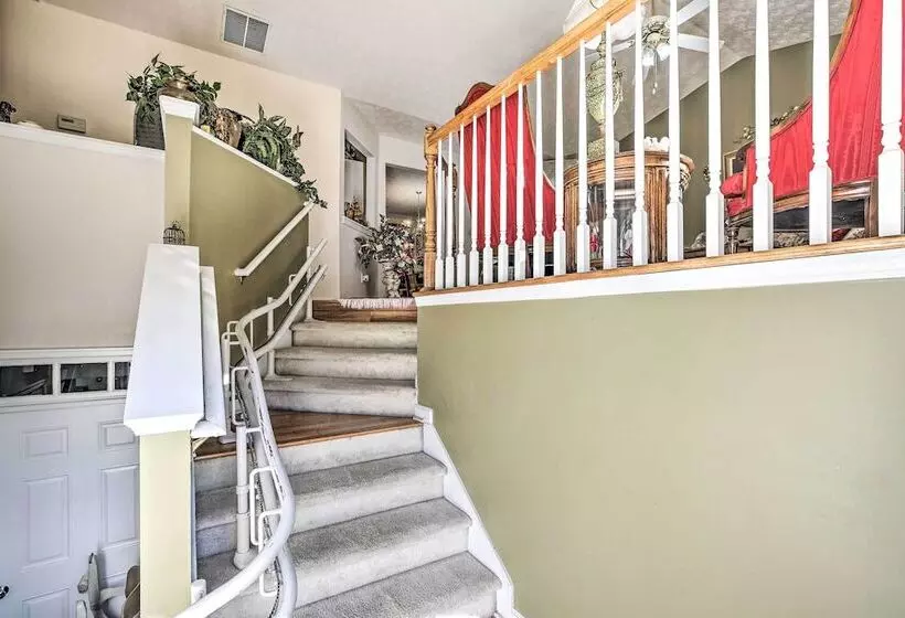 Classic Lithonia Home Near Golf & Stone Mtn