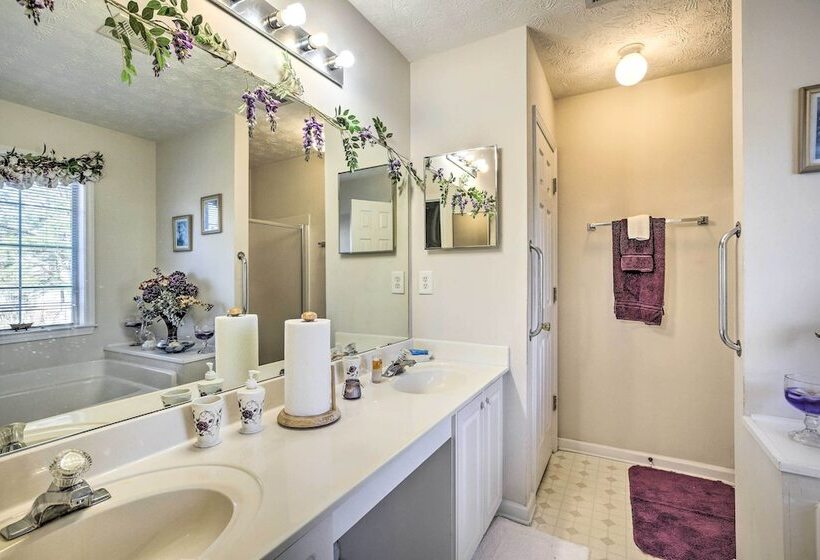 Classic Lithonia Home Near Golf & Stone Mtn