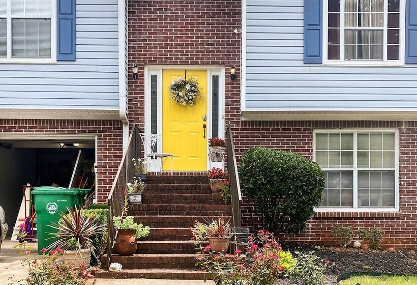 Classic Lithonia Home Near Golf & Stone Mtn