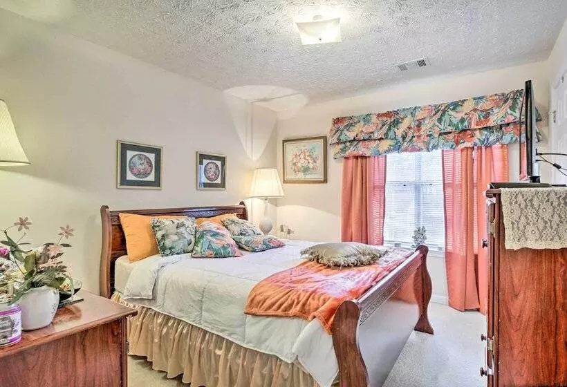Classic Lithonia Home Near Golf & Stone Mtn