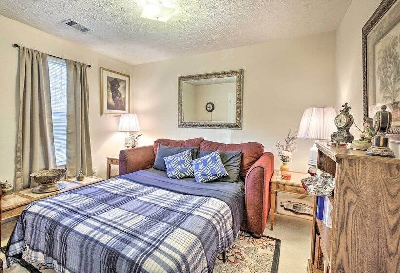 Classic Lithonia Home Near Golf & Stone Mtn