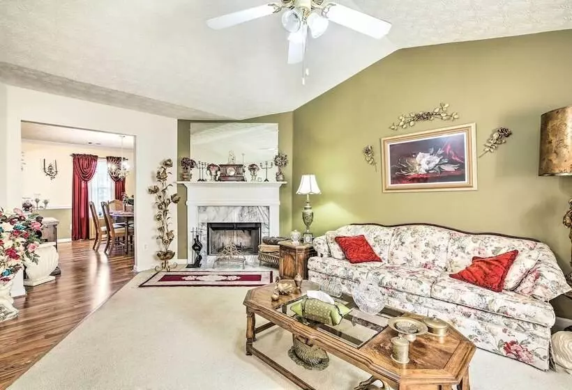 Classic Lithonia Home Near Golf & Stone Mtn