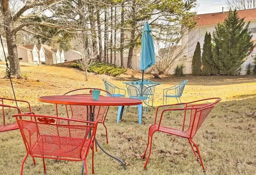Classic Lithonia Home Near Golf & Stone Mtn