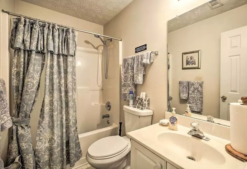 Classic Lithonia Home Near Golf & Stone Mtn