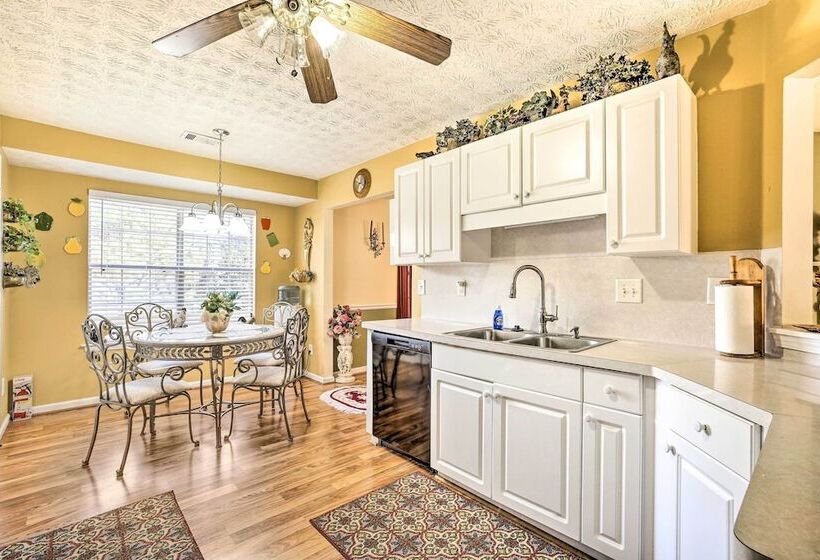 Classic Lithonia Home Near Golf & Stone Mtn