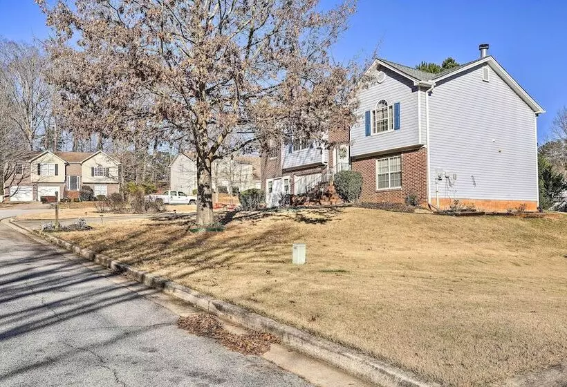Classic Lithonia Home Near Golf & Stone Mtn