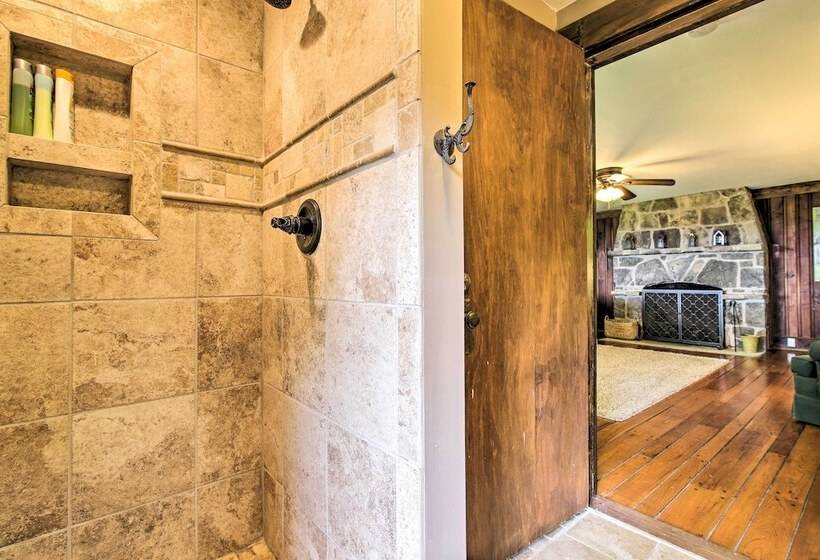 Cloudland Retreat W/ Mountain & Valley Views!