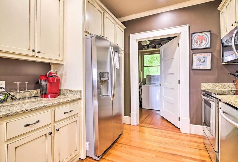 Cloudland Retreat W/ Mountain & Valley Views!