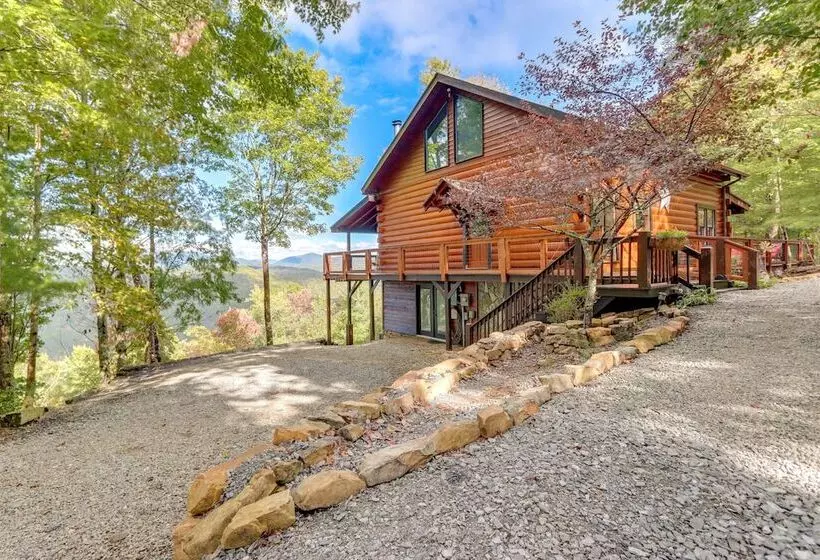 Cozy Cherry Log Cabin W/ Hot Tub & Mountain Views!