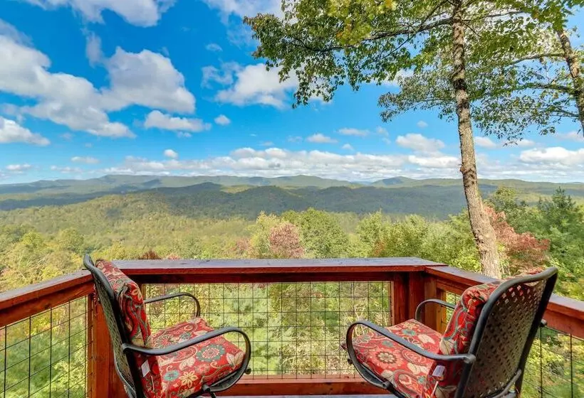 Cozy Cherry Log Cabin W/ Hot Tub & Mountain Views!