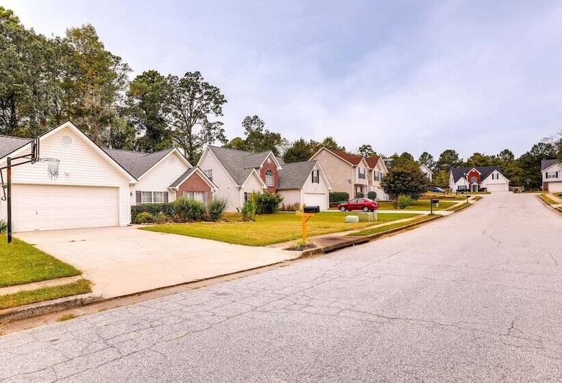 Cozy Georgia Retreat W/ Air Hockey Table & Sunroom