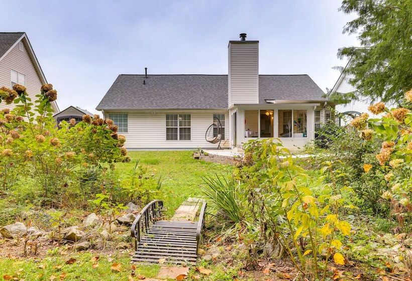 Cozy Georgia Retreat W/ Air Hockey Table & Sunroom