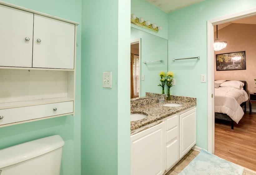 Cozy Georgia Retreat W/ Air Hockey Table & Sunroom