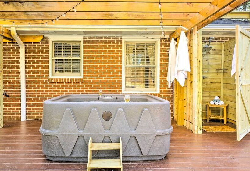 Dreamy Acworth Home W/ Resort Style Amenities!