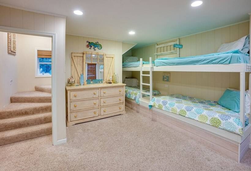 The Lighthouse: 3 Acre Port Orford Oceanfront Home