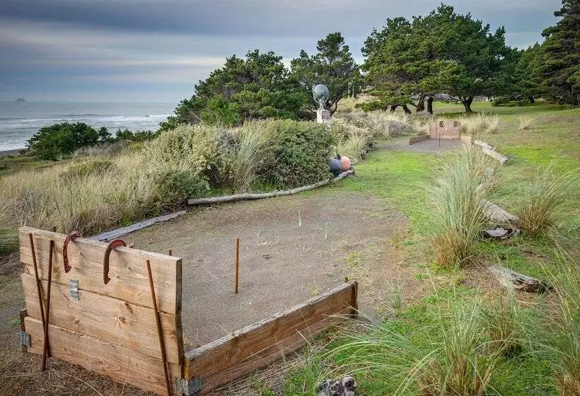 The Lighthouse: 3 Acre Port Orford Oceanfront Home