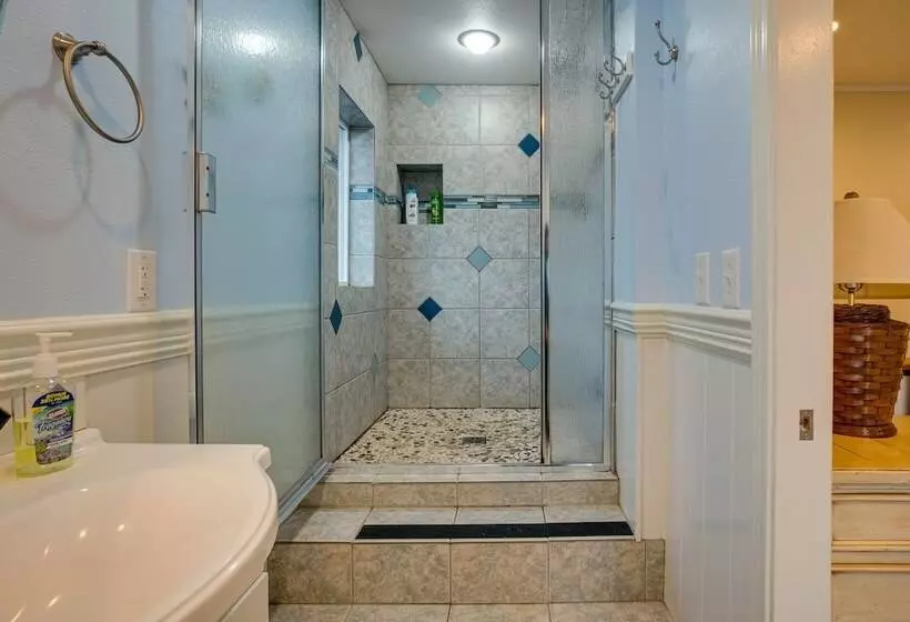 The Lighthouse: 3 Acre Port Orford Oceanfront Home