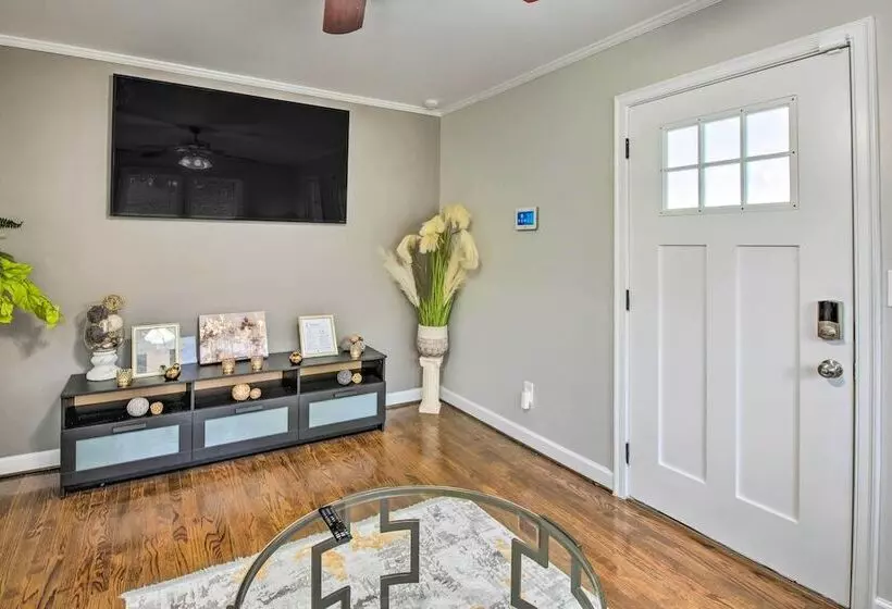 East Point Home ~ 6 Mi To Downtown Atl
