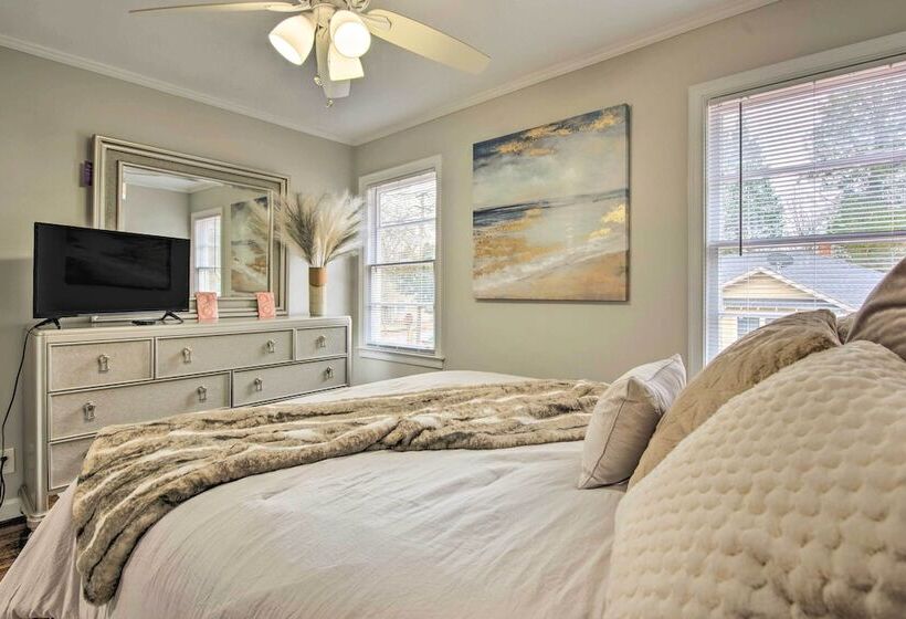 East Point Home ~ 6 Mi To Downtown Atl