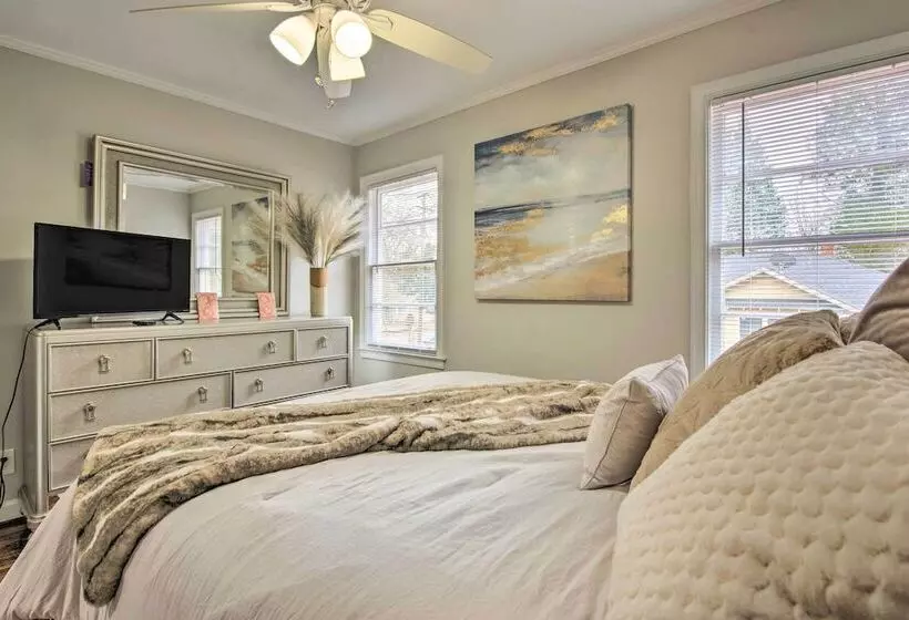 East Point Home ~ 6 Mi To Downtown Atl