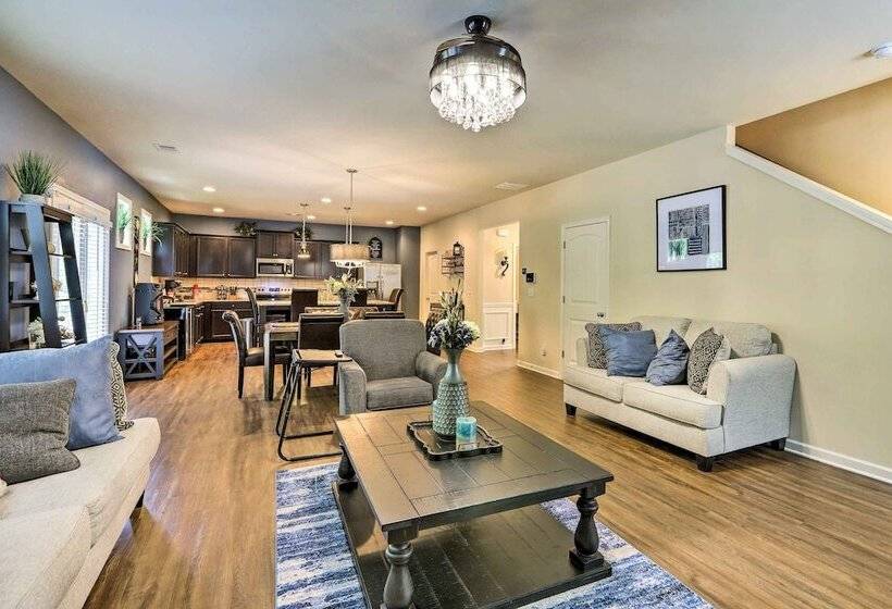 Elegant Home ~ 20 Mi To Downtown Atlanta: Pets Ok!