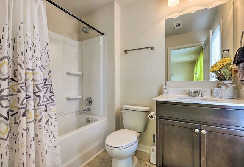 Elegant Home ~ 20 Mi To Downtown Atlanta: Pets Ok!