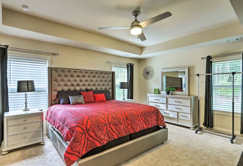 Elegant Home ~ 20 Mi To Downtown Atlanta: Pets Ok!