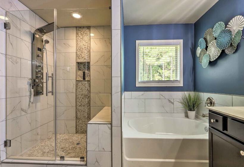 Elegant Home ~ 20 Mi To Downtown Atlanta: Pets Ok!