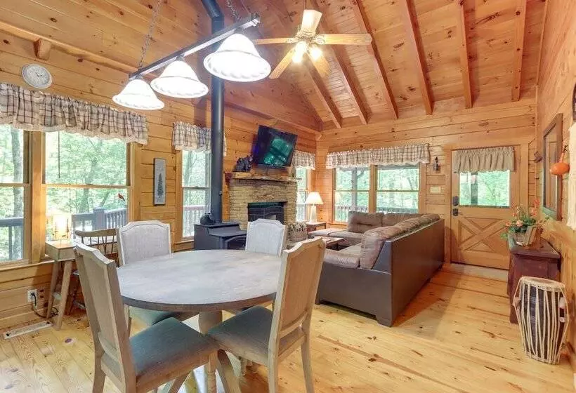 Ellijay Cabin W/ Deck And Hot Tub!