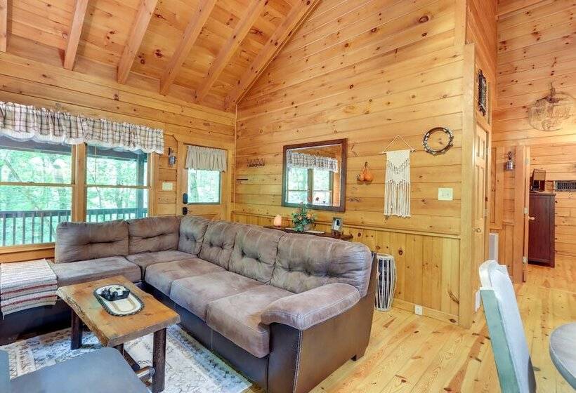 Ellijay Cabin W/ Deck And Hot Tub!