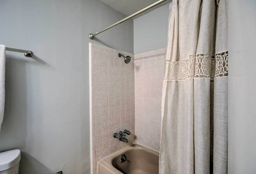 Family Friendly Jackson Home W/ Yard + Patio!